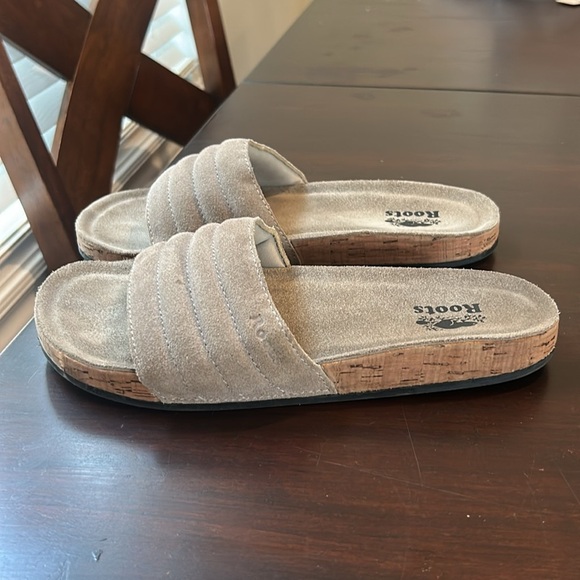 Roots Suede Quilted Slide Sandals Taupe Women Size 9 - Picture 9 of 13